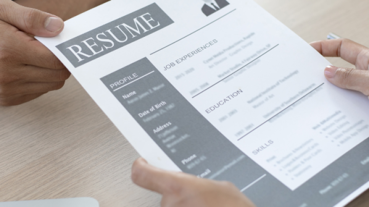 كيف تكتب سيرة ذاتية تلفت انتباه أصحاب العمل؟